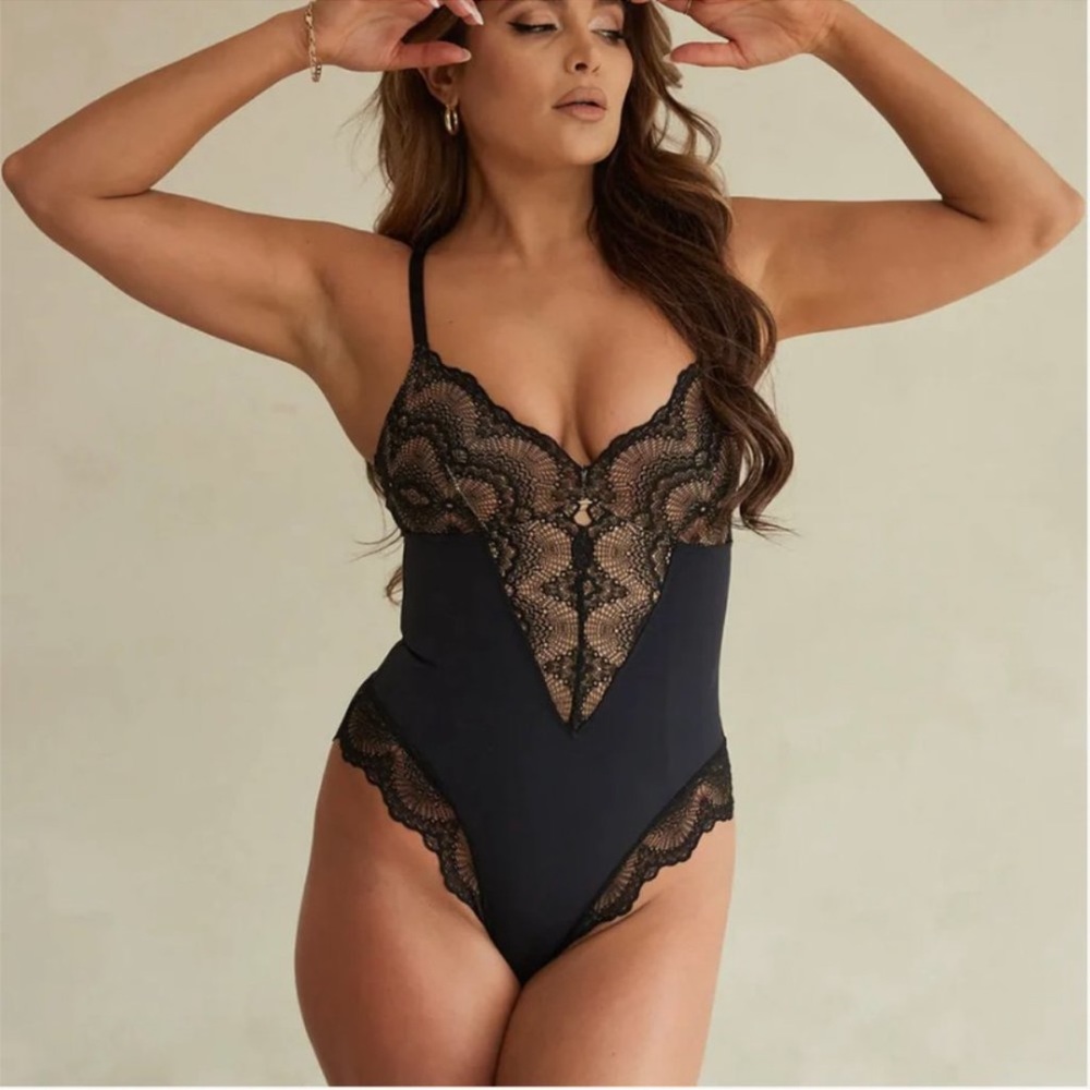 Pinsy Shapewear Black Lace Trim Shapewear Bodysuit